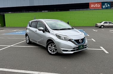 Хэтчбек Nissan Note 2016 в Киеве