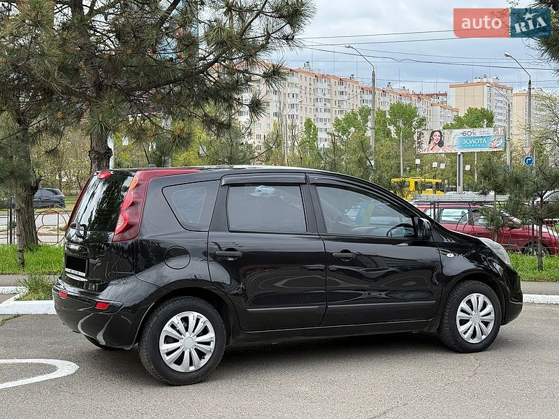 Хэтчбек Nissan Note 2011 в Одессе