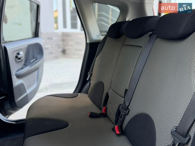 Хэтчбек Nissan Note 2011 в Виннице