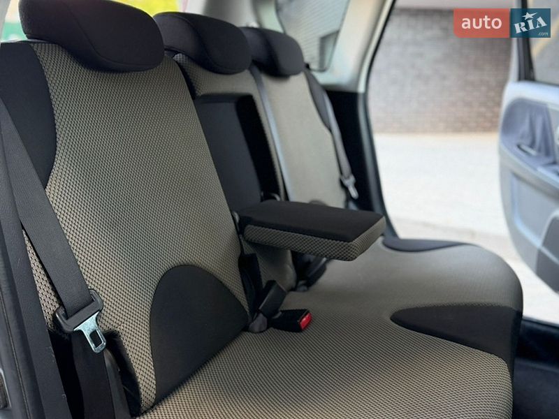 Хэтчбек Nissan Note 2011 в Виннице