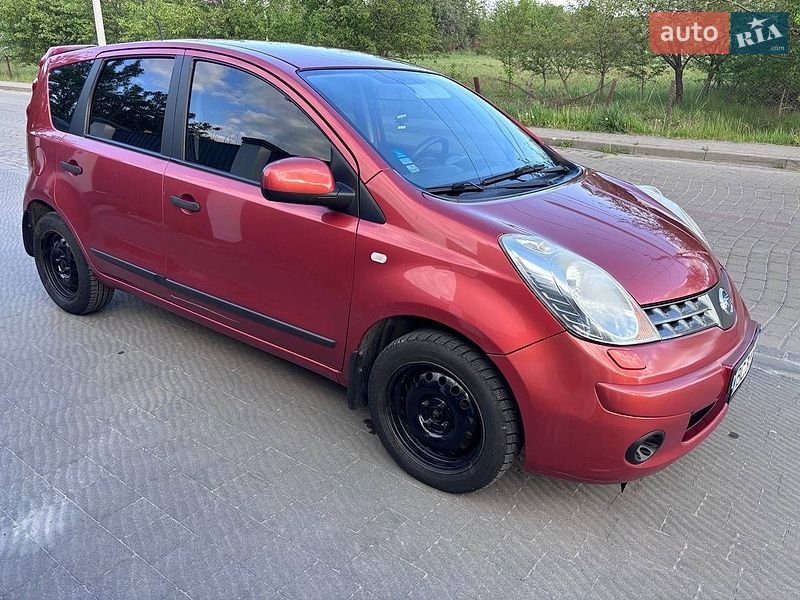 Хэтчбек Nissan Note 2008 в Львове