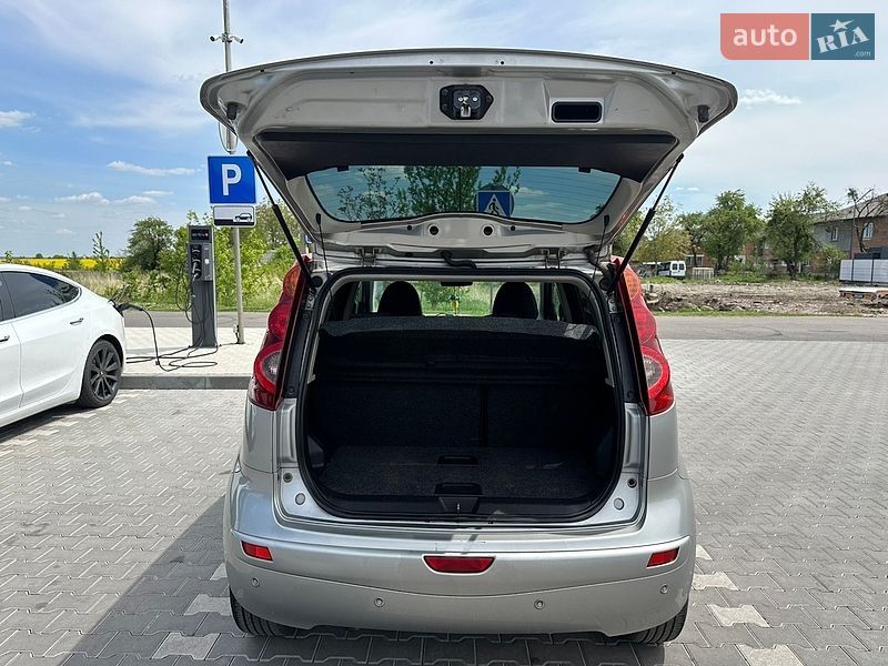 Хэтчбек Nissan Note 2009 в Владимире
