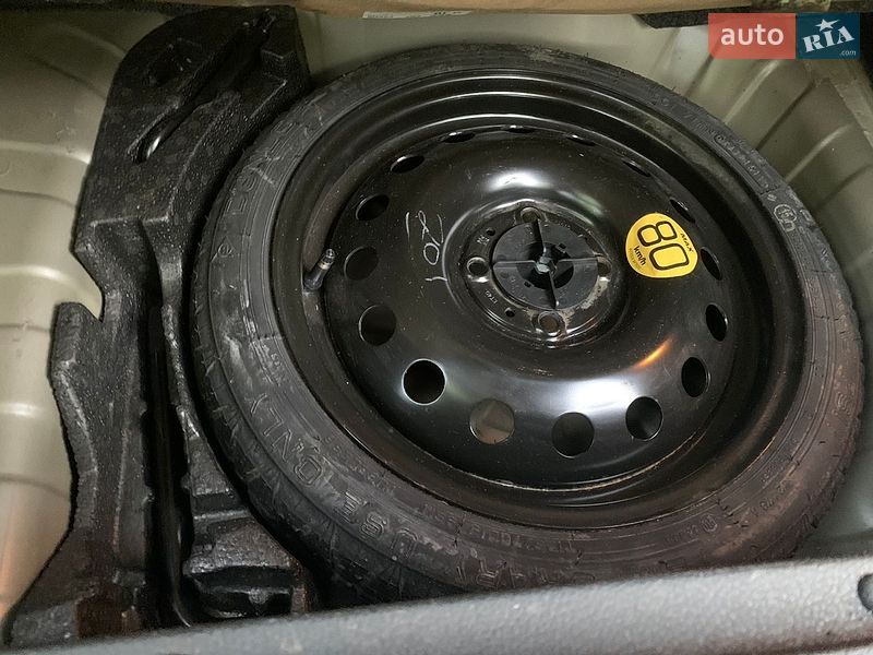 Хэтчбек Nissan Note 2012 в Перемышлянах