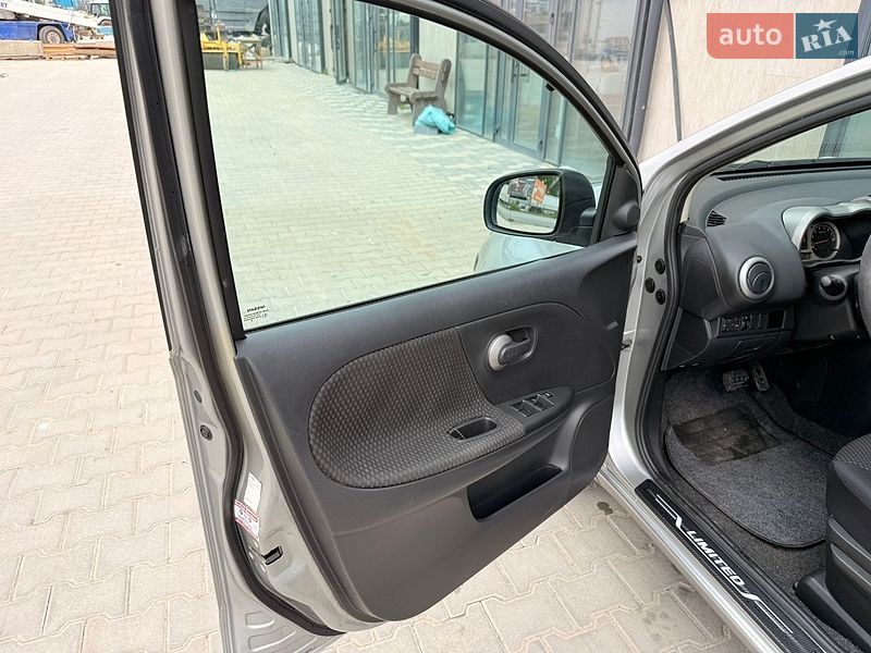Хетчбек Nissan Note 2006 в Тернополі
