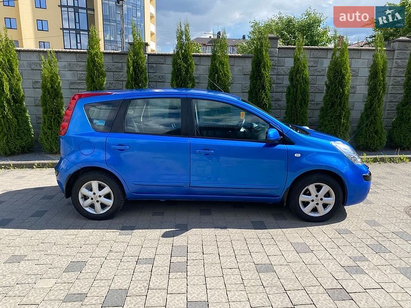 Хэтчбек Nissan Note 2006 в Ровно