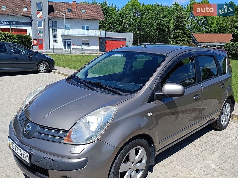 Хэтчбек Nissan Note 2006 в Киеве