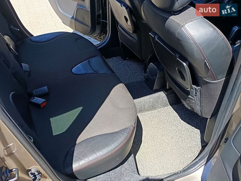 Хэтчбек Nissan Note 2006 в Киеве