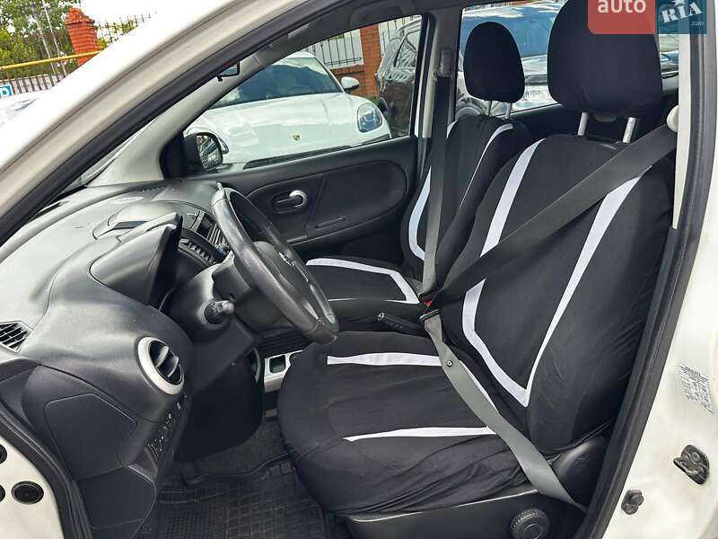 Хэтчбек Nissan Note 2011 в Одессе