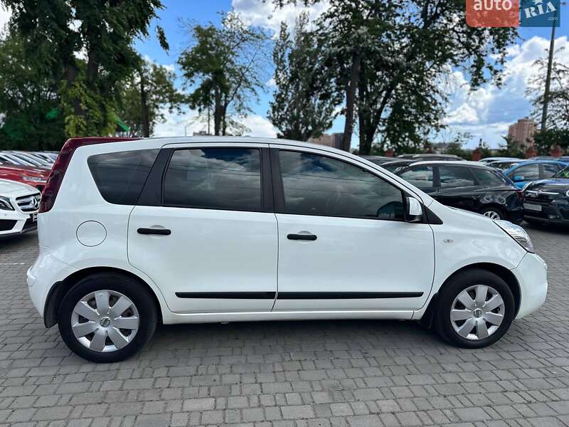 Хэтчбек Nissan Note 2011 в Одессе