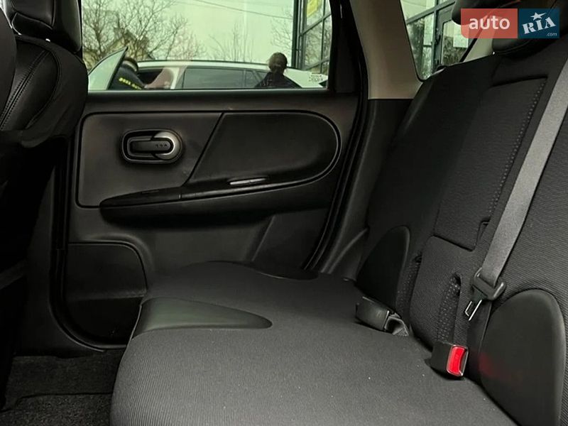 2013 Nissan Note, VIN SJNFAAE11U2219999:plate — фото 1 (autoria)