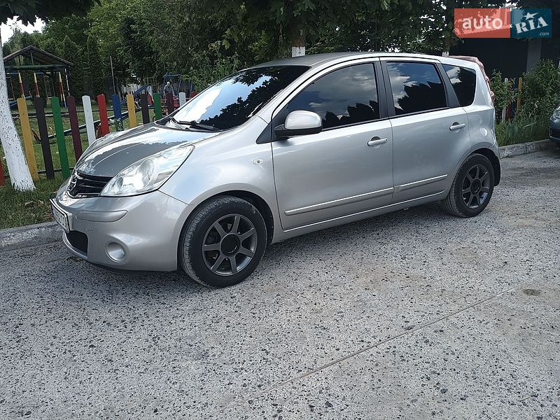 Хэтчбек Nissan Note 2010 в Тернополе