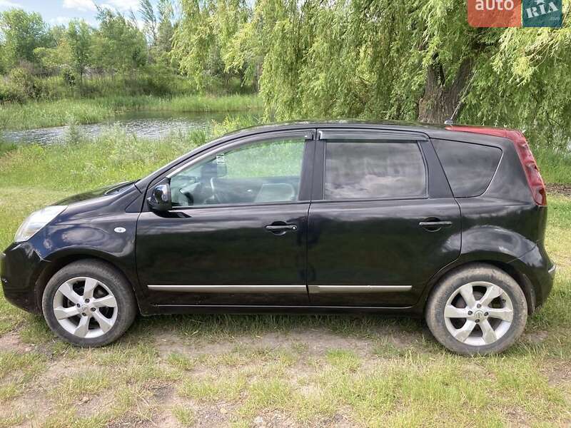 Хетчбек Nissan Note 2010 в Житомирі