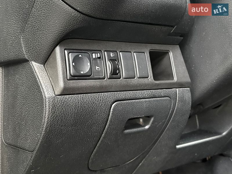 Хэтчбек Nissan Note 2008 в Киеве фото 25 Хэтчбек Nissan Note 2008 в Киеве