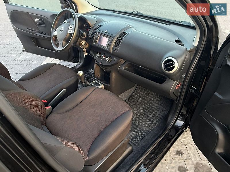 Хэтчбек Nissan Note 2010 в Львове