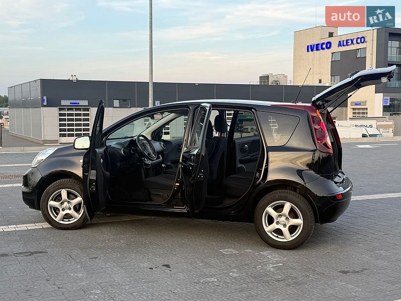 Хэтчбек Nissan Note 2010 в Львове