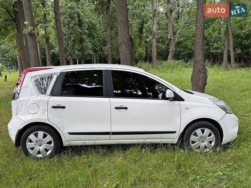 Хэтчбек Nissan Note 2012 в Киеве