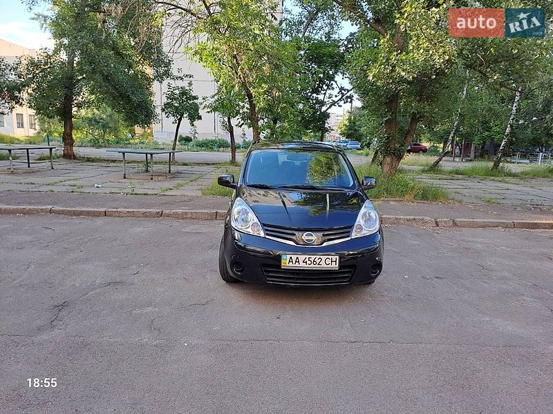 Хэтчбек Nissan Note 2010 в Киеве