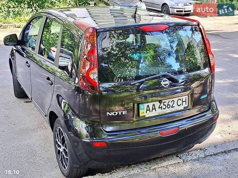 Хэтчбек Nissan Note 2010 в Киеве