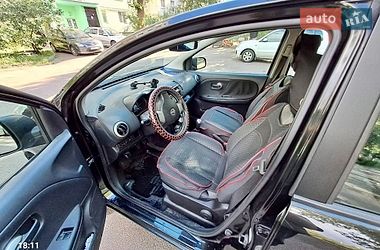 Хэтчбек Nissan Note 2010 в Киеве
