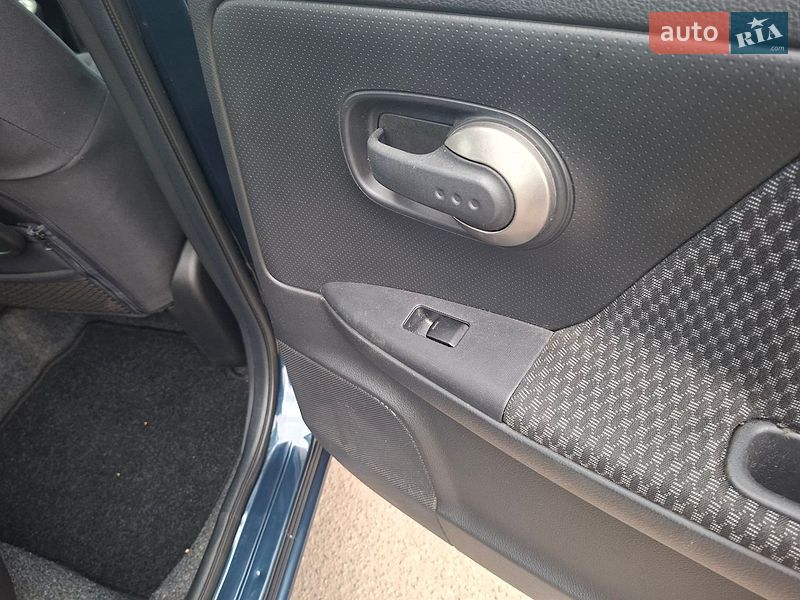 Хэтчбек Nissan Note 2007 в Полтаве фото 9 Хэтчбек Nissan Note 2007 в Полтаве