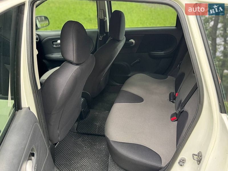 Хэтчбек Nissan Note 2012 в Киеве