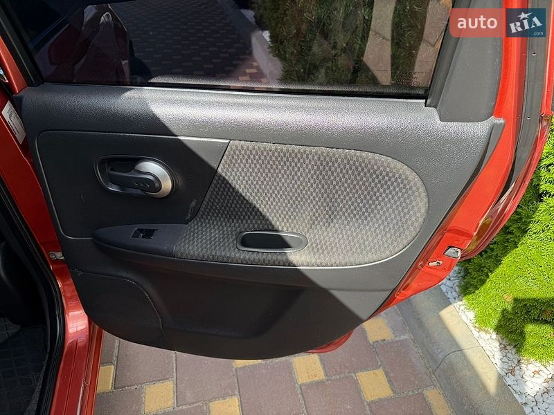 Хэтчбек Nissan Note 2007 в Черкассах фото 18 Хэтчбек Nissan Note 2007 в Черкассах