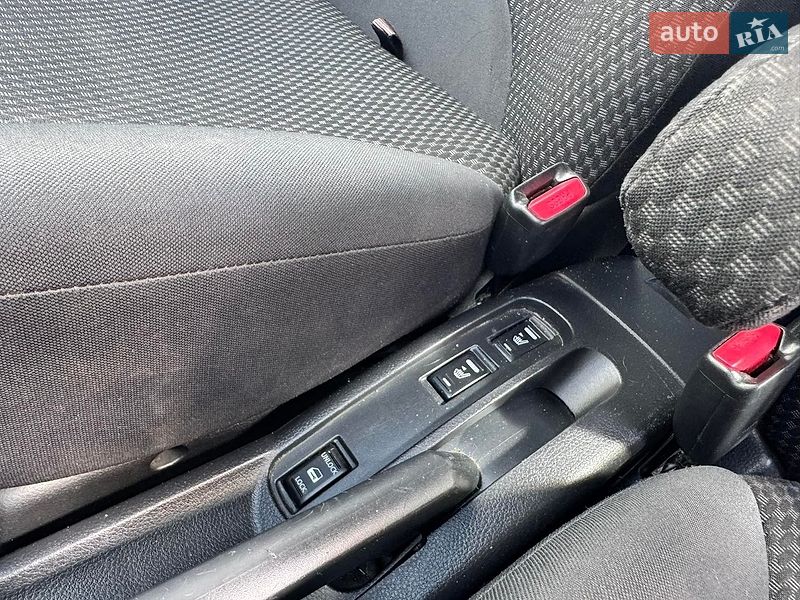 Хэтчбек Nissan Note 2007 в Житомире