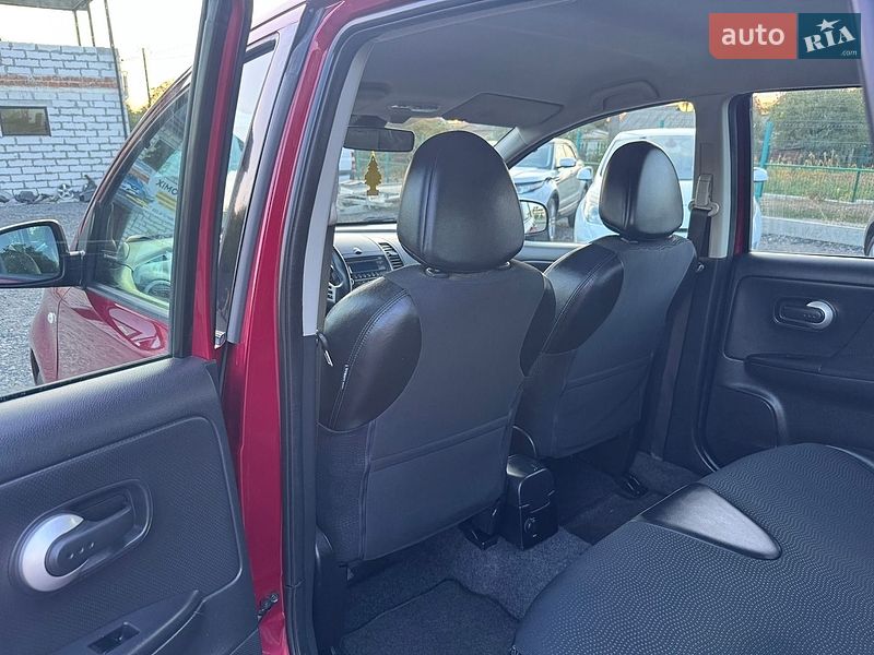 Хэтчбек Nissan Note 2012 в Звенигородке фото 14 Хэтчбек Nissan Note 2012 в Звенигородке