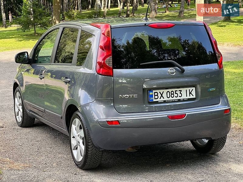 Хэтчбек Nissan Note 2010 в Хмельницком