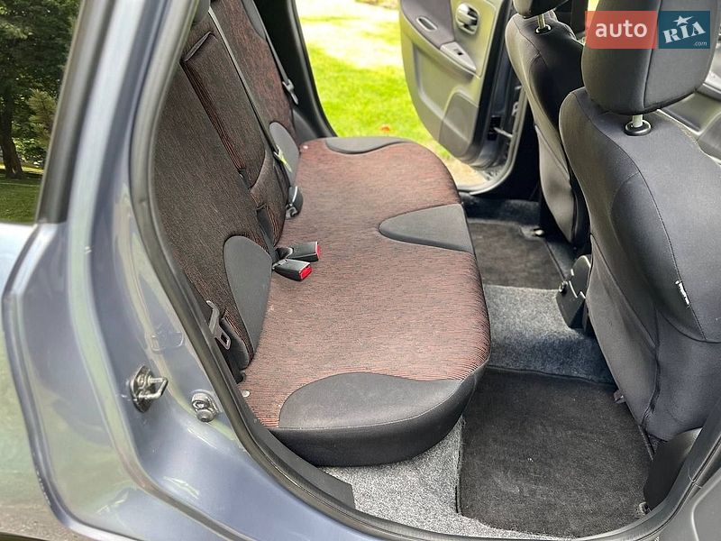 Хетчбек Nissan Note 2010 в Хмельницькому фото 42 Хетчбек Nissan Note 2010 в Хмельницькому