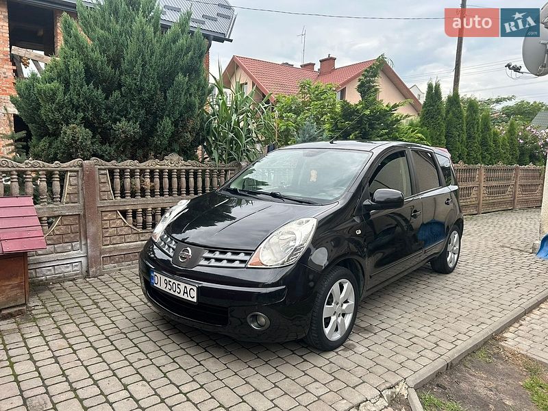 Хетчбек Nissan Note 2006 в Жовкві