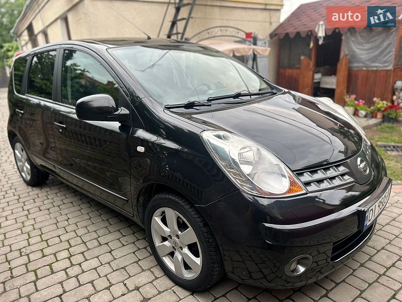 Хетчбек Nissan Note 2006 в Жовкві