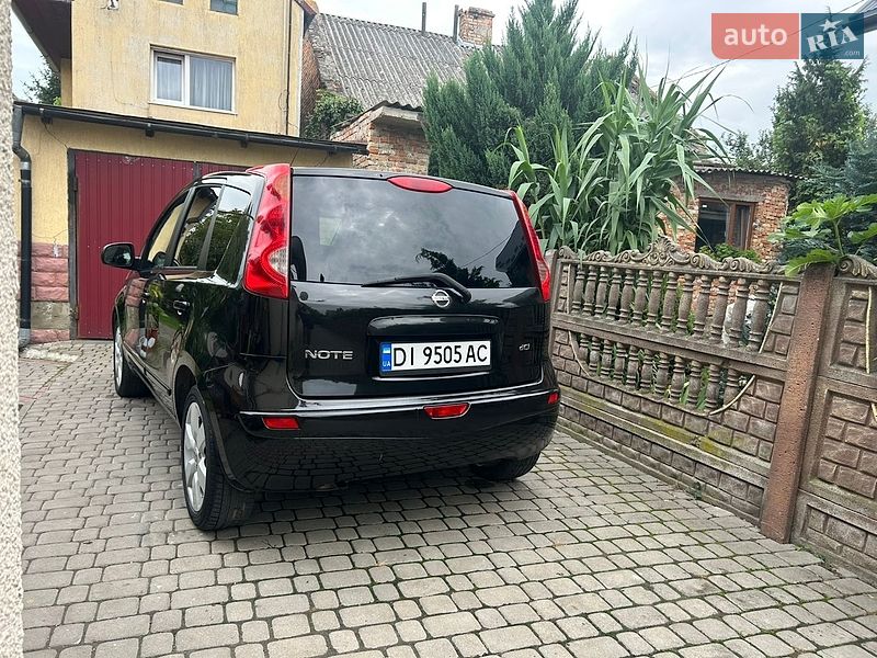 Хетчбек Nissan Note 2006 в Жовкві