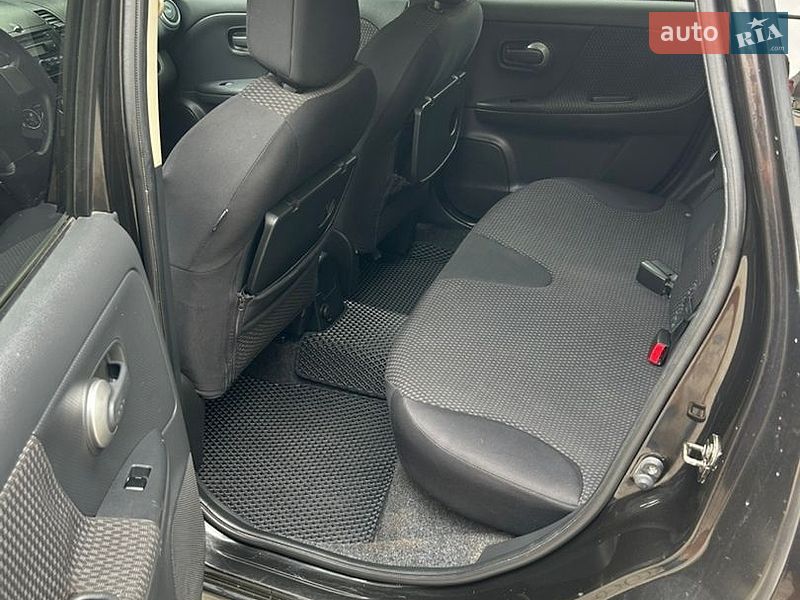 Хетчбек Nissan Note 2006 в Жовкві