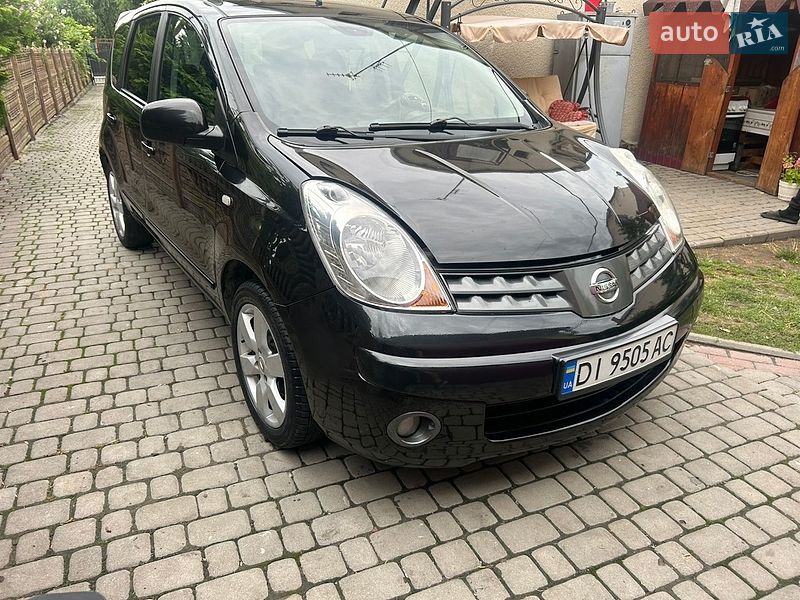 Хетчбек Nissan Note 2006 в Жовкві