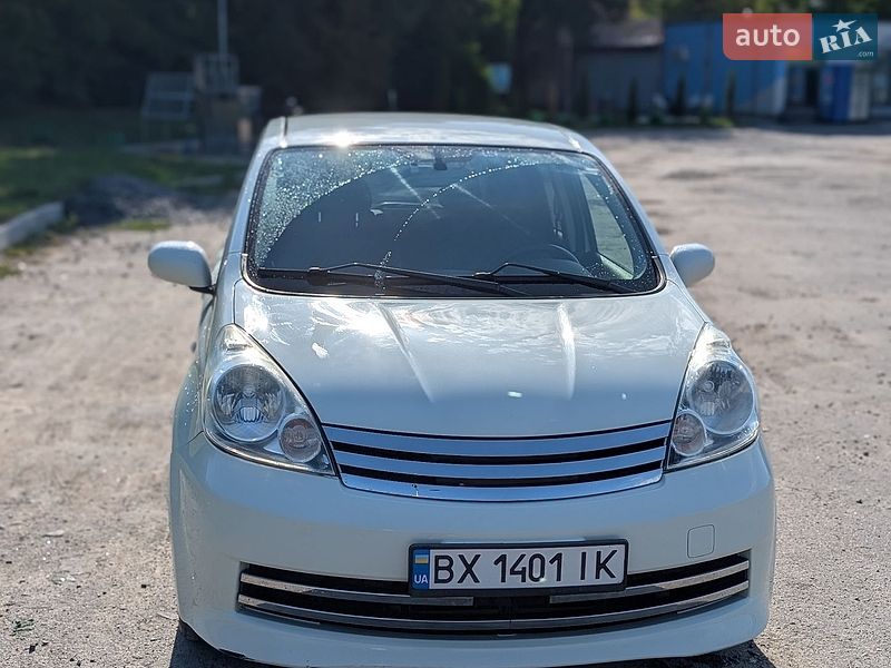 Хэтчбек Nissan Note 2011 в Деражне