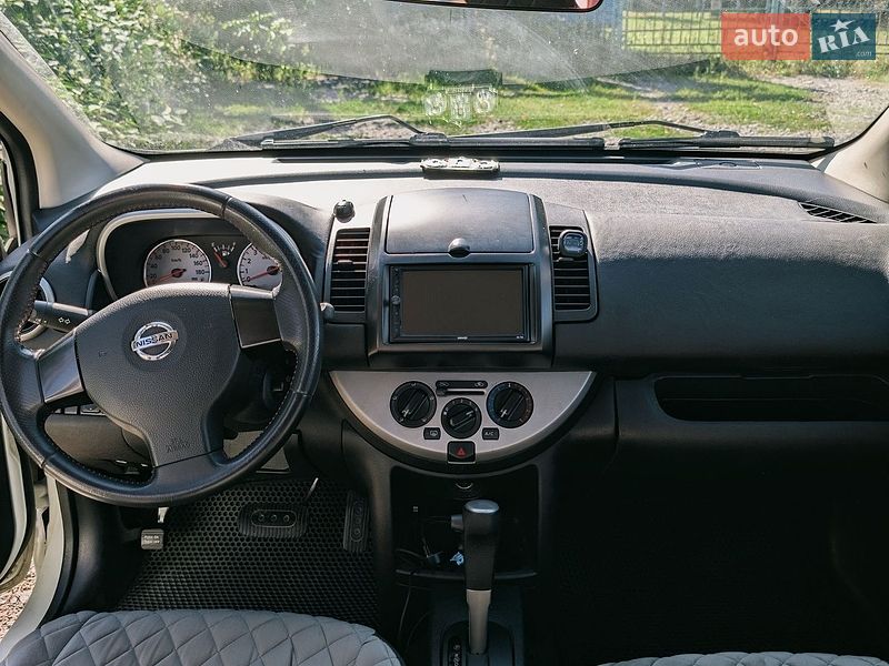 Хэтчбек Nissan Note 2011 в Деражне