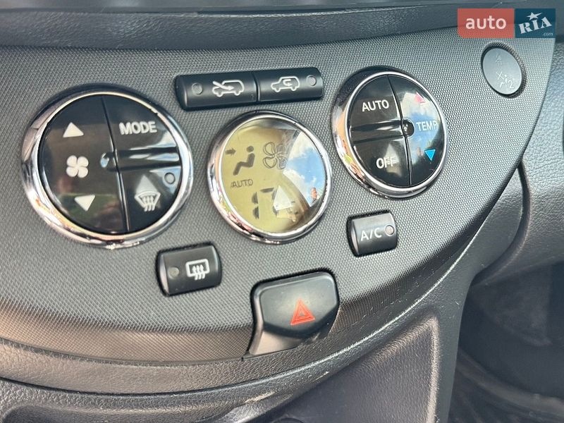 Хетчбек Nissan Note 2006 в Житомирі