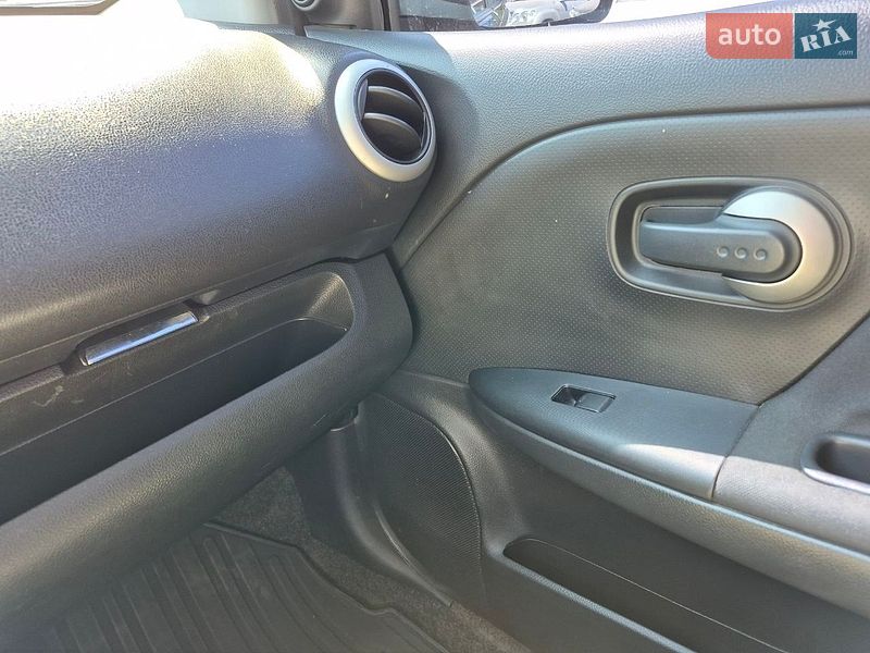Хетчбек Nissan Note 2011 в Кропивницькому