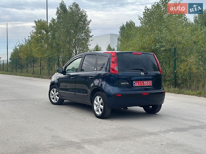 Хэтчбек Nissan Note 2007 в Коростене