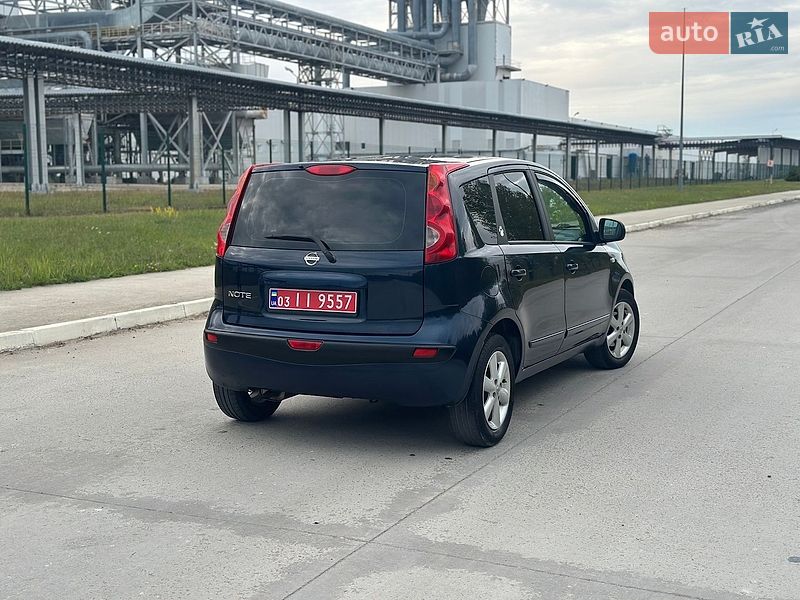 Хэтчбек Nissan Note 2007 в Коростене