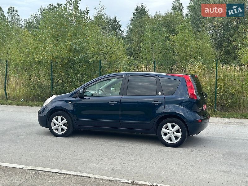 Хэтчбек Nissan Note 2007 в Коростене