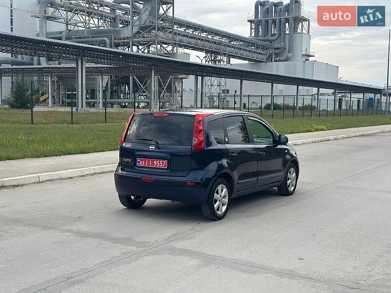 Хэтчбек Nissan Note 2007 в Коростене