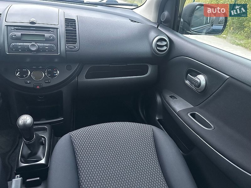 Хэтчбек Nissan Note 2007 в Коростене