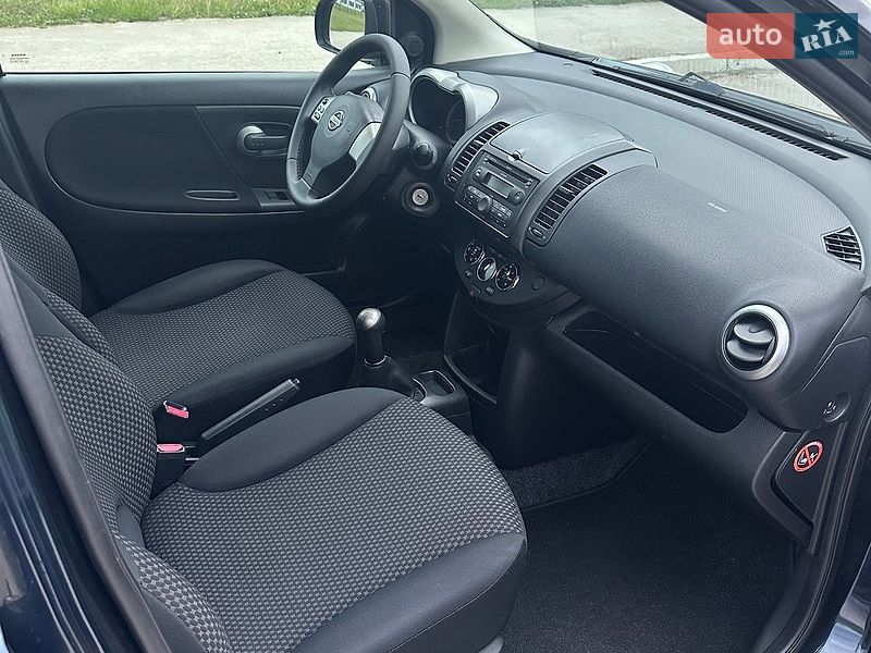 Хэтчбек Nissan Note 2007 в Коростене