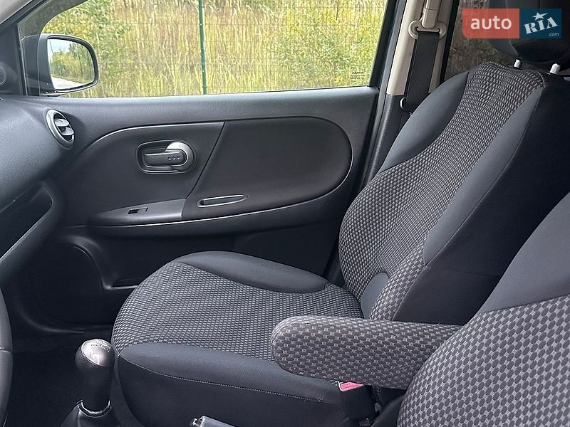 Хэтчбек Nissan Note 2007 в Коростене