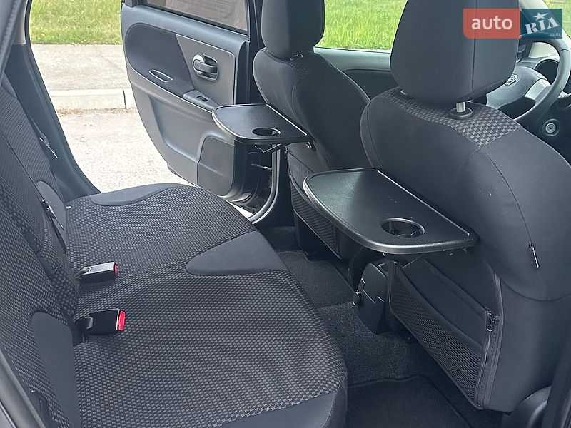 Хэтчбек Nissan Note 2007 в Коростене