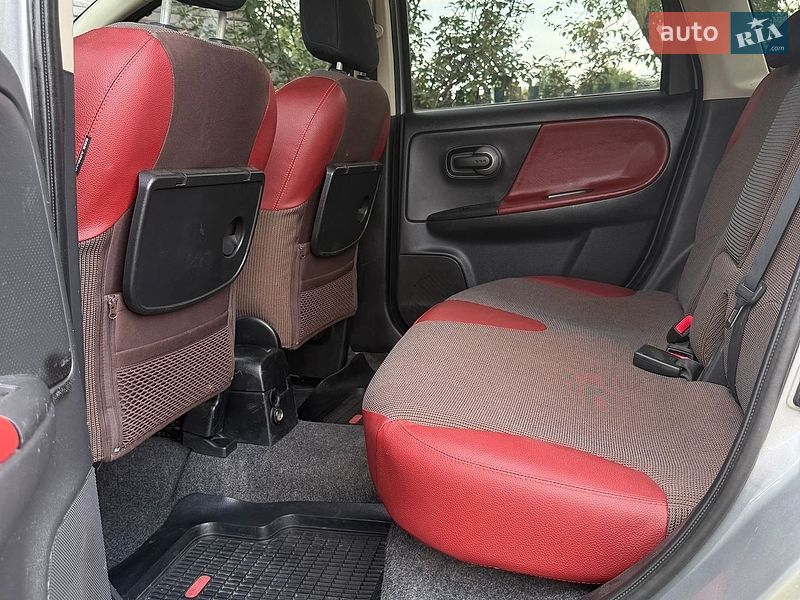 Хэтчбек Nissan Note 2007 в Полтаве