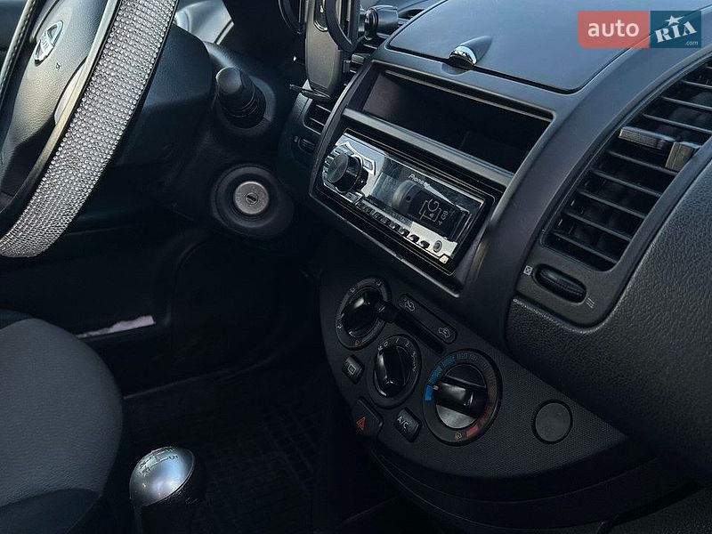 Хэтчбек Nissan Note 2011 в Кобеляках