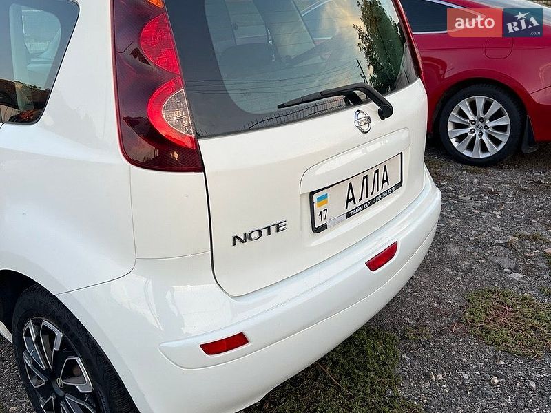 Хэтчбек Nissan Note 2011 в Кобеляках